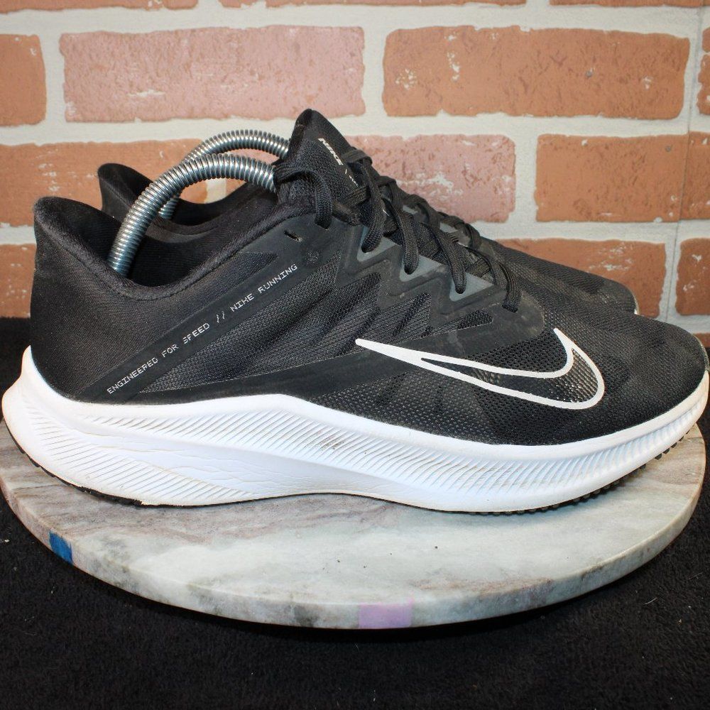 Nike Quest 3 Shoes Womens Size 10 Athletic Mesh Running Training Sneakers Black.